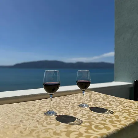 Poli Sea View شقة