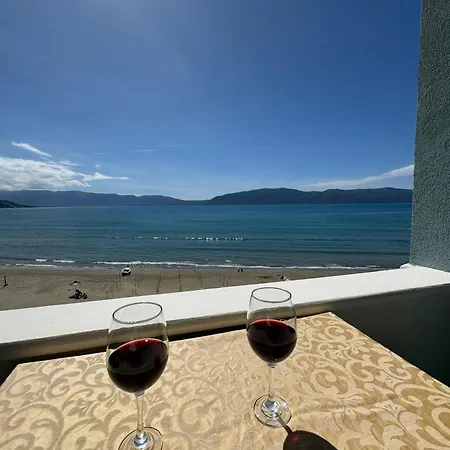 Poli Sea View