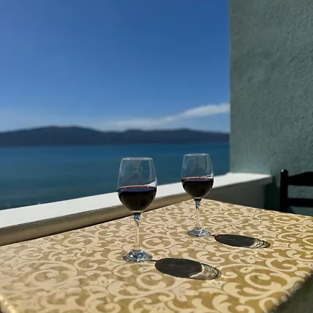 Poli Sea View